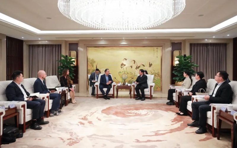 A New Chapter of Cooperation：Meeting between STIF Group CEO Jose Burgos and Wuzhong District Party Committee Secretary Wan Li